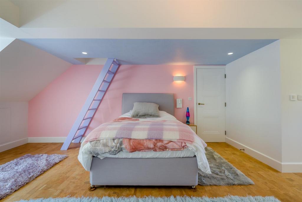 8594318-interior17.jpg