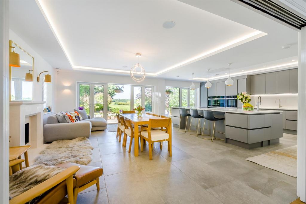 8594318-interior37.jpg