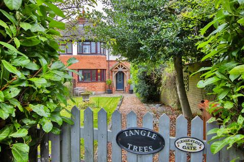 Tangle Trees Wrotham Road, Meopham, Gravesend, DA13 0QA