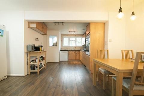 6 Ash Close, Slough, SL3 8EG