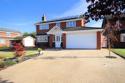 4 bedroom detached house for sale, Alma Farm Road, Toddington, Dunstable