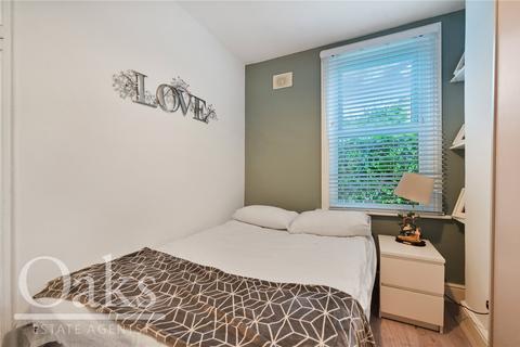 3 Ingatestone Road, London, SE25 4LG