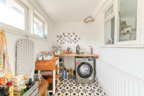 90 Pawsons Road, Croydon, CR0 2QF