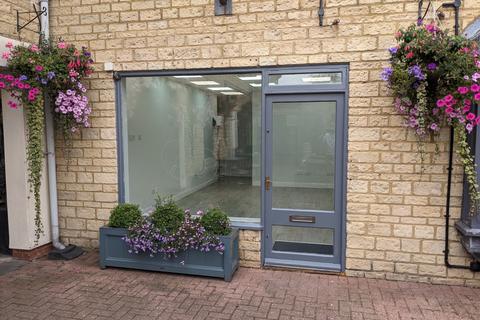 Terraced house to rent, 5 The Woolmarket, Cirencester