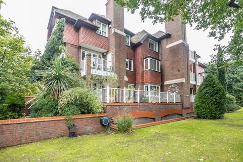 2 bedroom apartment for sale, Esher Park Avenue