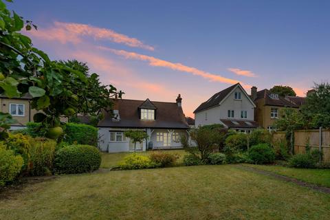 3 bedroom detached house for sale, Hillside Gardens, Wallington SM6