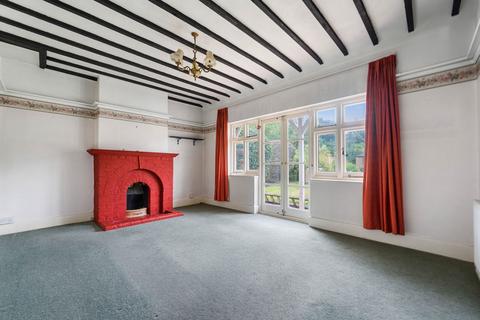 39 Hillside Gardens, Wallington, SM6 9NX