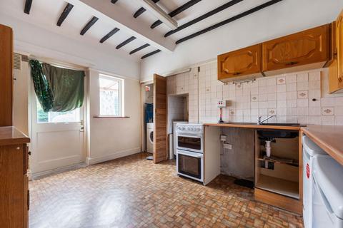 39 Hillside Gardens, Wallington, SM6 9NX
