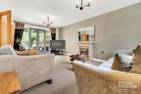 4 Berrystead, Castor, Peterborough, PE5 7DJ
