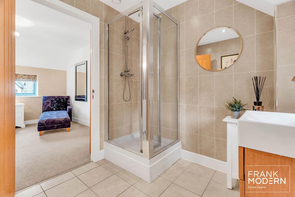 En-Suite (Bedroom One)