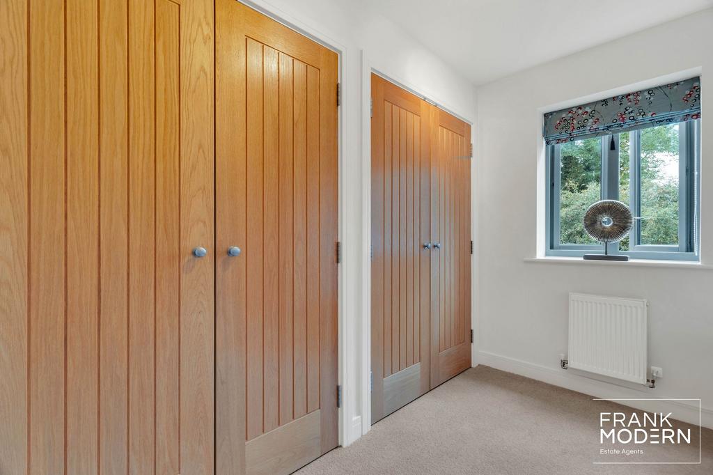 Walk-In-Wardrobe