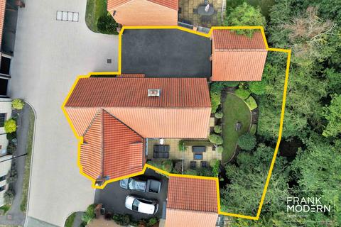 4 Berrystead, Castor, Peterborough, PE5 7DJ