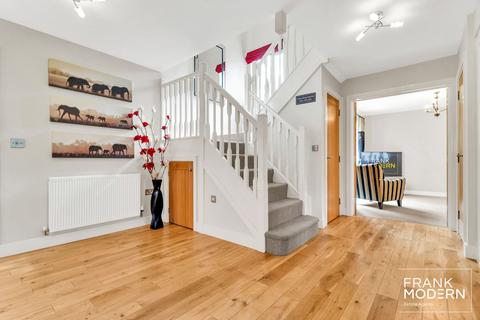 4 Berrystead, Castor, Peterborough, PE5 7DJ