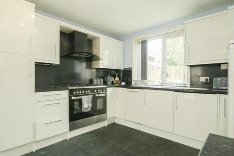 2 bedroom semi-detached house for sale, Wellstone Avenue, Leeds