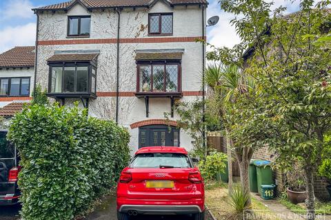 3 bedroom semi-detached house for sale, Kings Chase, East Molesey KT8