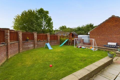 2 Awebridge Way, Gloucester, GL4 4FQ