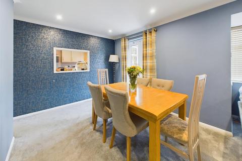 2 Awebridge Way, Gloucester, GL4 4FQ