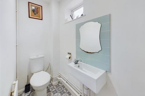 2 Awebridge Way, Gloucester, GL4 4FQ