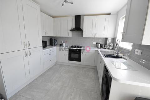 4 bedroom semi-detached house for sale, Meadowgate Park, Killamarsh, Sheffield