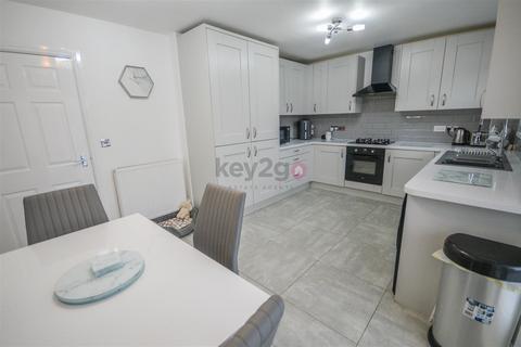 4 bedroom semi-detached house for sale, Meadowgate Park, Killamarsh, Sheffield, S21