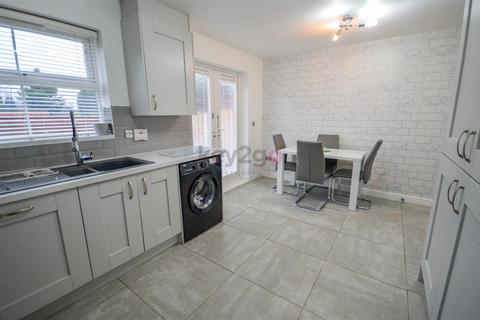 4 bedroom semi-detached house for sale, Meadowgate Park, Killamarsh, Sheffield, S21