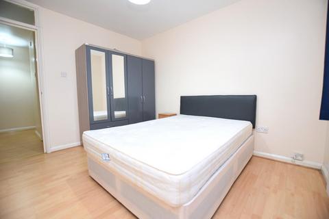 2 bedroom flat to rent, Haydon Road, Dagenham, RM8