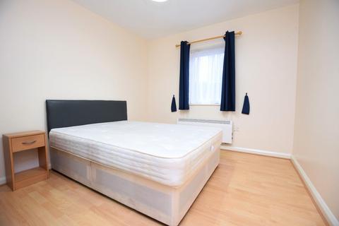 2 bedroom flat to rent, Haydon Road, Dagenham, RM8