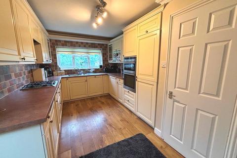 3 bedroom detached house for sale, Harvey Road, Evesham