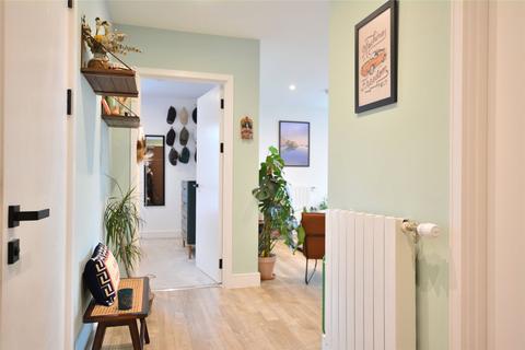 2 bedroom apartment to rent, Plowden Road, London, SE3