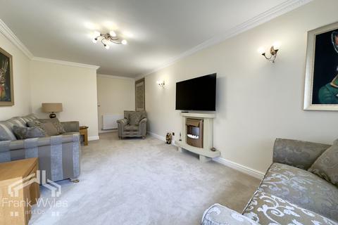 2 bedroom apartment for sale, St Johns Wood, Clifton Drive, Lytham