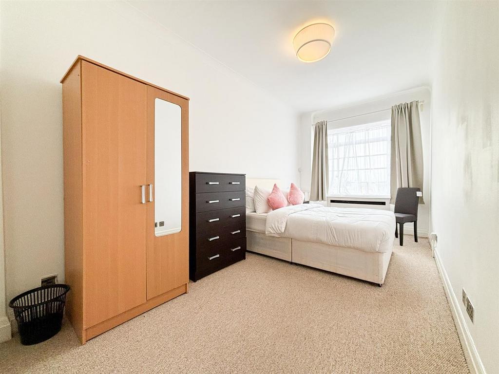 Bed  (1 of 1).jpg