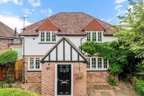 33 Beadles Lane, Oxted, RH8 9JG