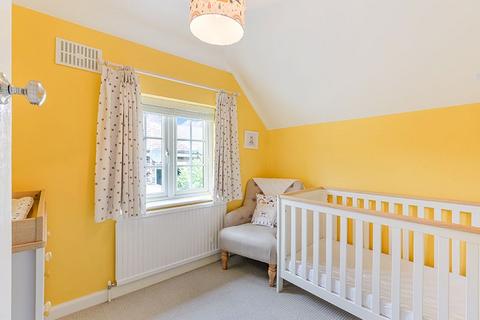 33 Beadles Lane, Oxted, RH8 9JG