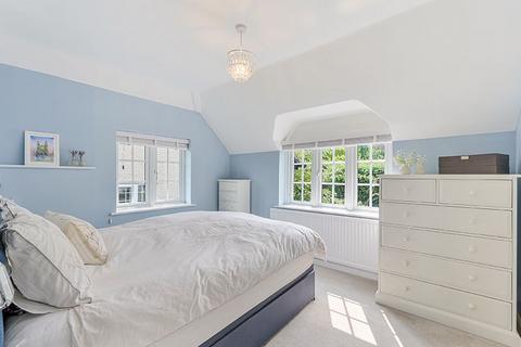 33 Beadles Lane, Oxted, RH8 9JG