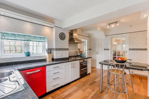 33 Beadles Lane, Oxted, RH8 9JG