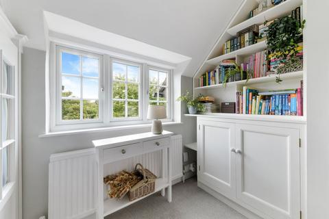 33 Beadles Lane, Oxted, RH8 9JG