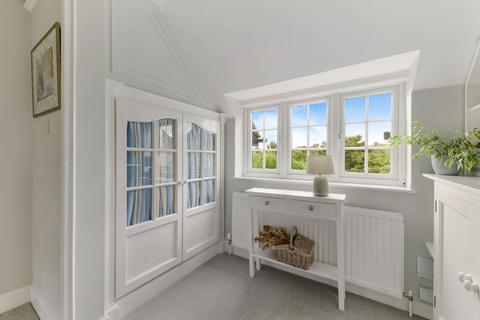 33 Beadles Lane, Oxted, RH8 9JG