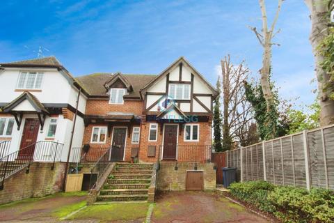 2 bedroom terraced house to rent, Tudor Court, Maidenhead