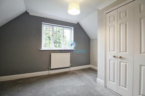 2 bedroom terraced house to rent, Tudor Court, Maidenhead