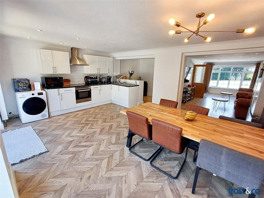 Kitchen/Dining Area