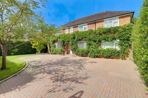 4 bedroom detached house for sale, Fernbrook Road, Caversham Heights