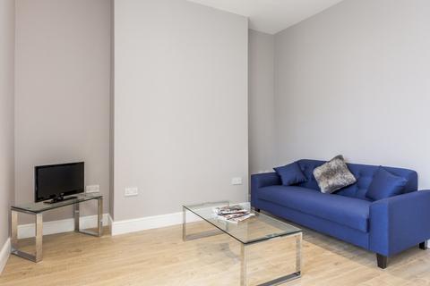 1 bedroom flat for sale, Marjorie Grove, London, SW11