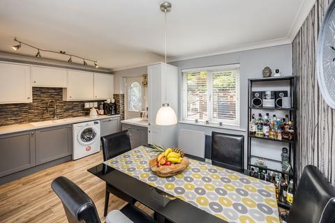 11 Crowtrees Park, Brighouse, HD6 3XQ