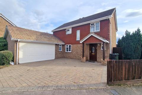 2 Crouchview Close, Wickford, SS11 8QB
