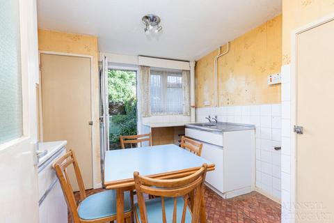 3 bedroom end of terrace house for sale, Loriners, Crawley RH10