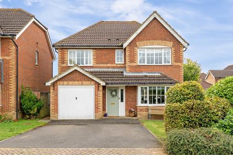 4 bedroom detached house for sale, Honner Close, Hawkinge