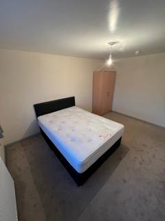 1 bedroom in a house share to rent, Warley Road, Hayes UB4