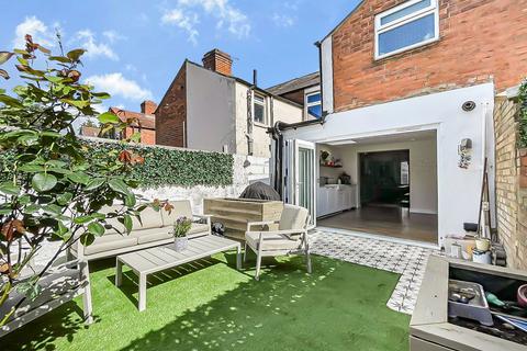 43 Swan Road, Gloucester, GL1 3BJ