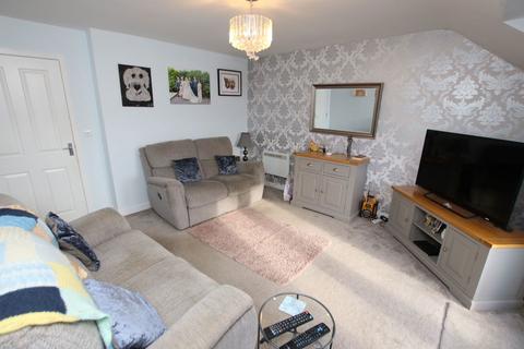 2 bedroom flat for sale, Elmroyd Court, Penistone