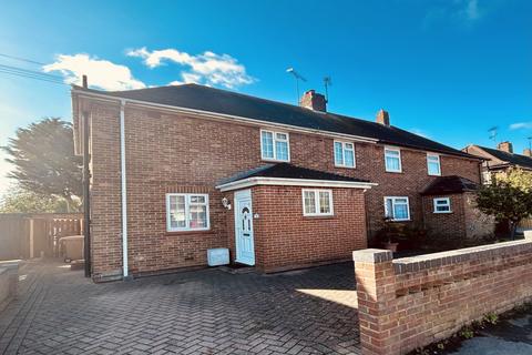 3 bedroom semi-detached house to rent, Melbourne Avenue, Chelmsford, Essex